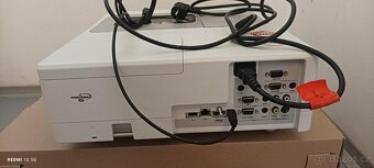 Projektor Sony model VPL-SW536 - 6