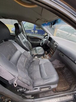 Prodám Volvo S40 r.v. 1999 LEVNĚ na náhradní díly - 6