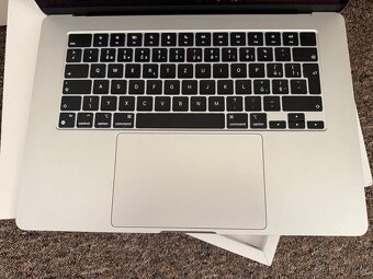 Apple MacBook Air 15" 2023, M2 GB/256gb. TOP stav, zaruka. - 6