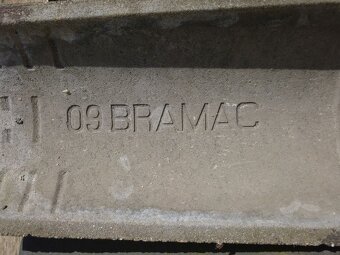 Nové střešní hřebenáče s držákem pro hromosvod - 6