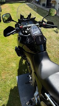 SUZUKI V-STROM 1000 - 6