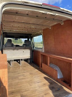 Volkswagen Crafter 2.5 TDI 5 míst - 6