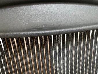 Kancelářská židle Herman Miller Aeron - 6