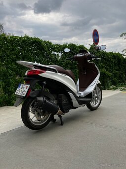 Skútr Piaggio Medley 150 - 6