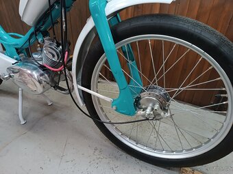 Stadion S11 - ušák - 6