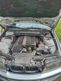 BMW 323i - 6