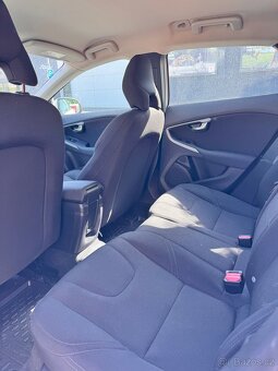 Volvo V40 D2 2015 134 500 km - 6