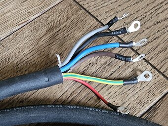Kabel k nabíječce s koncovkou Type 2 - 6