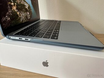 Prodám / vyměním MacBook Air M4 16GB/256GB - Blankytně modrý - 6