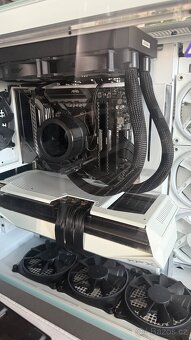 Top Herní PC xfx merc 9070 xf magnetic - 6