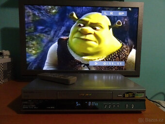 S-VHS-ET video Panasonic NV-SV120- 3D DNR- 6hlav-HIFI stereo - 6