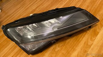 Přední pravý světlomet Škoda Superb III, úplně nový - 6