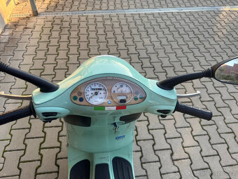 Piaggio Vespa ET4 125 - 6