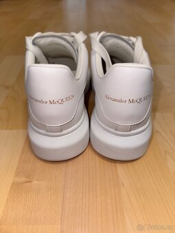 Alexander McQueen - 6