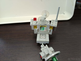 LEGO Space 894 Mobile Ground Tracking Station - 6