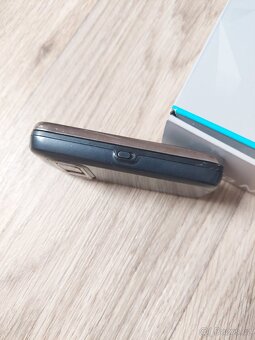 Mobilní telefon Nokia N86 8MP černý - 6