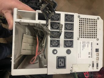 záložní zdroj UPS Tripp-Lite SMARTINT2200VS 1600W - 6