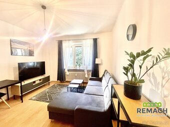 Pronájem byty 2+kk, 45 m² - Zlín, ev.č. 03379 - 6