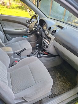 Chevrolet Lacetti 1.4 70 kW - 6