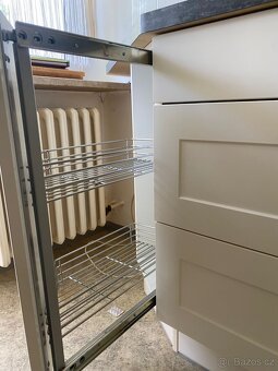 Moderní kuchyňská linka se spotřebiči - 6