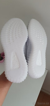 Úplně nové tenisky Yeezy Boost 350 V2 "Static" 43 - 6