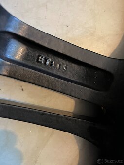 Černá Litá Kola 215/55 R17 - 6