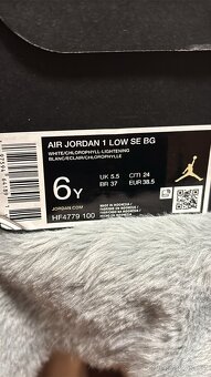 Nike Air Jordan 1 Low SE BG - 6