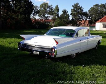 Cadillac DeVille - 6