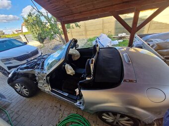 Mazda mx5 nc bouraná na bok - 6