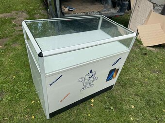 Vybavení prodejny mobilních telefonů a příslušenství - 6