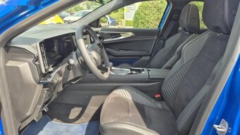 Renault Rafale, esprit Alpine hybrid ETech 200 - 6