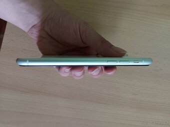 iPhone XR 64GB bílý - stav jako nový - 6