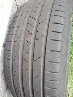 235/55R18 100H - 6