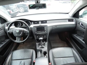 Škoda Superb Kombi 2.0 TDi DSG Kůže Navi 2012 - 6