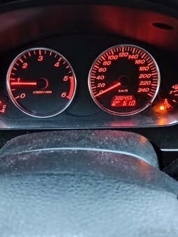 Mazda 6 combi..2l 100kw nafta (TDi) - 6