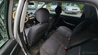 Ford Focus Combi 1.6 74 kW 2004 klima nové ČR STK 4/27 - 6