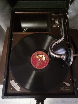 Kufříkový gramofon His Masters Voice - 6
