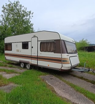 Knaus AZUR 560, chata na kolech - 6