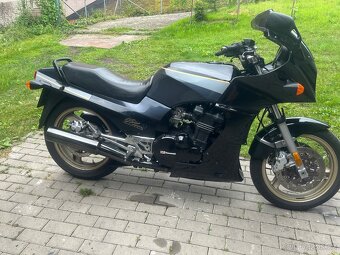 Kawasaki gpz 900R - 6