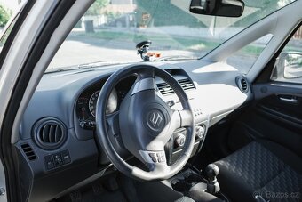 SUZUKI SX4 1.6,GY,134 381km, bourané na předek - 6