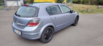 Prodám Opel astra H 1.4i 16V 66Kw r.v.2010 naj.160tis. - 6