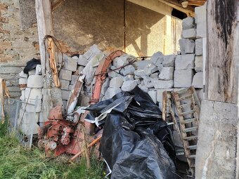 Tvárnice z demolice - 6