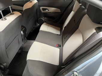 Chevrolet Cruze 1.6i , 91 kW benzín, 2011 - 6