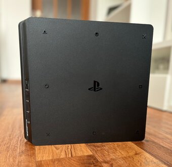 Sony Playstation 4 Slim (CUH-2116A) 500 GB černá - 6