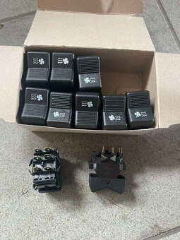 Spínače panelovy, zamek zapalovani na traktor Belarus - 6