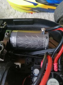 Závodní RC 1/8 elektro Kyosho Inferno MP9e -4WD JAPAN - 6