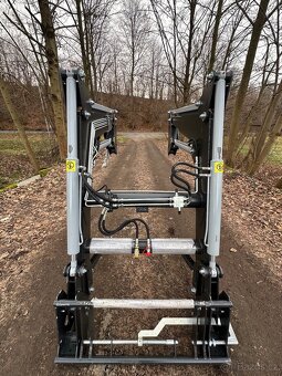 Čelní nakladač na traktor HYDRATRAC 1600 - 6
