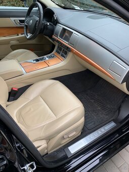 Jaguar XF 2.2D - 6