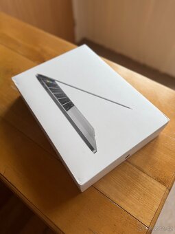 Apple Macbook Pro 13" 2017 Touchbar, i5 3,1GHz, 8GB, 256GB - 6