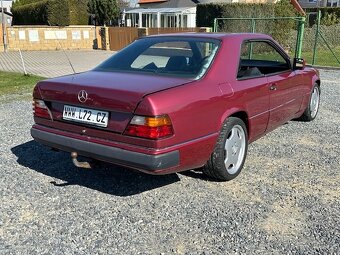 Mercedes-Benz 124 E220 kupé w124 - 6